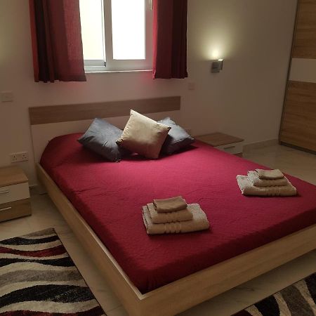 Ac1- Prime Location 3 Bedroom Apt In St.Julian'S San Ġiljan Kültér fotó