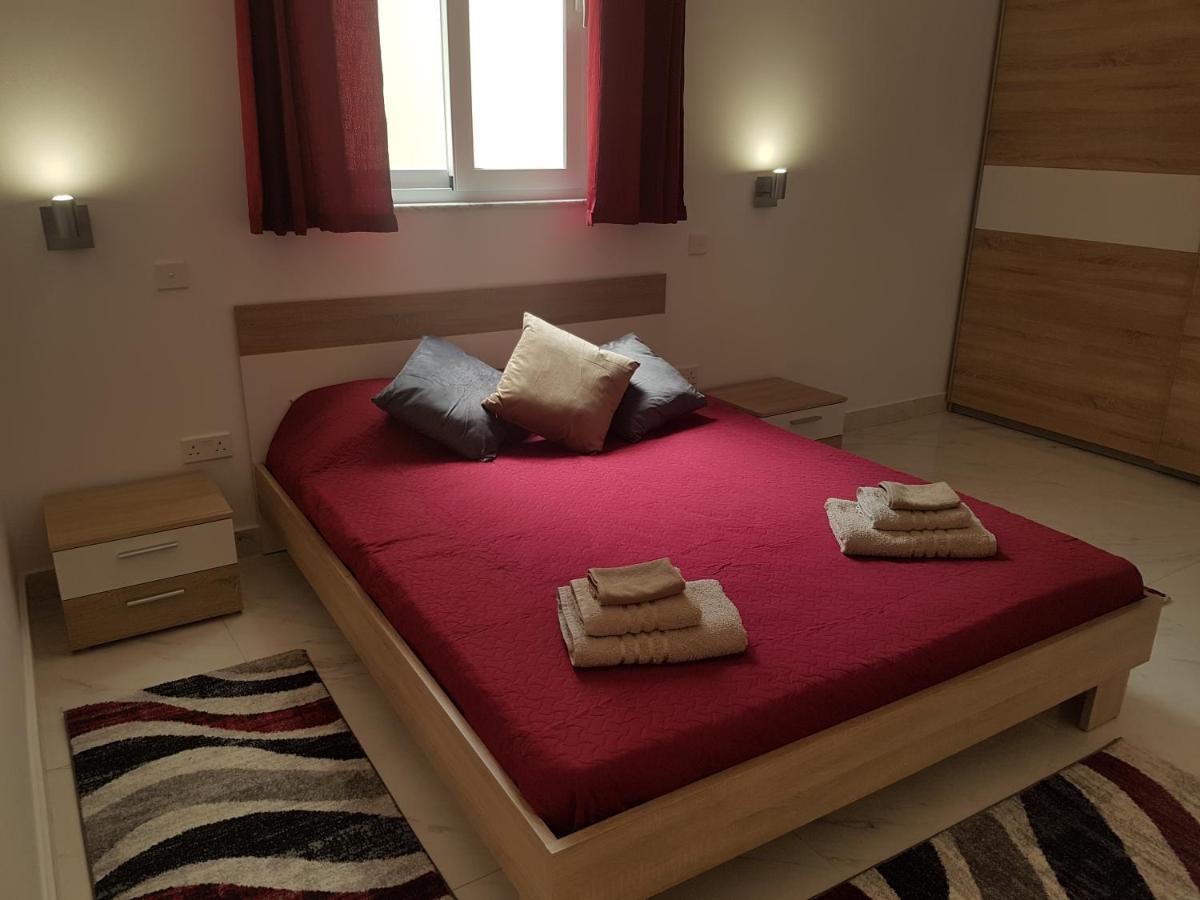 Ac1- Prime Location 3 Bedroom Apt In St.Julian'S San Ġiljan Kültér fotó