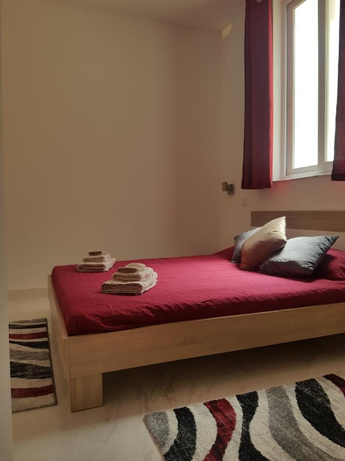 Ac1- Prime Location 3 Bedroom Apt In St.Julian'S San Ġiljan Kültér fotó