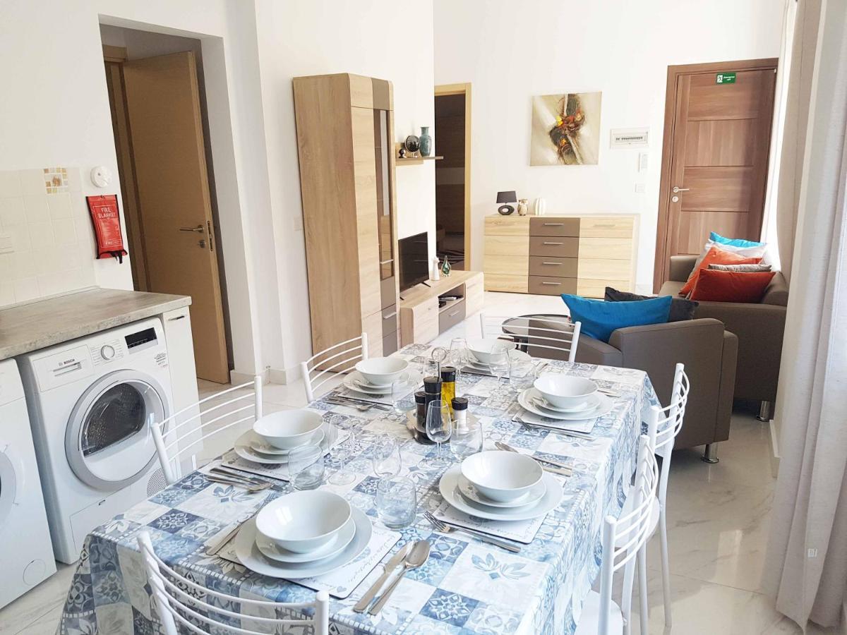 Ac1- Prime Location 3 Bedroom Apt In St.Julian'S San Ġiljan Kültér fotó